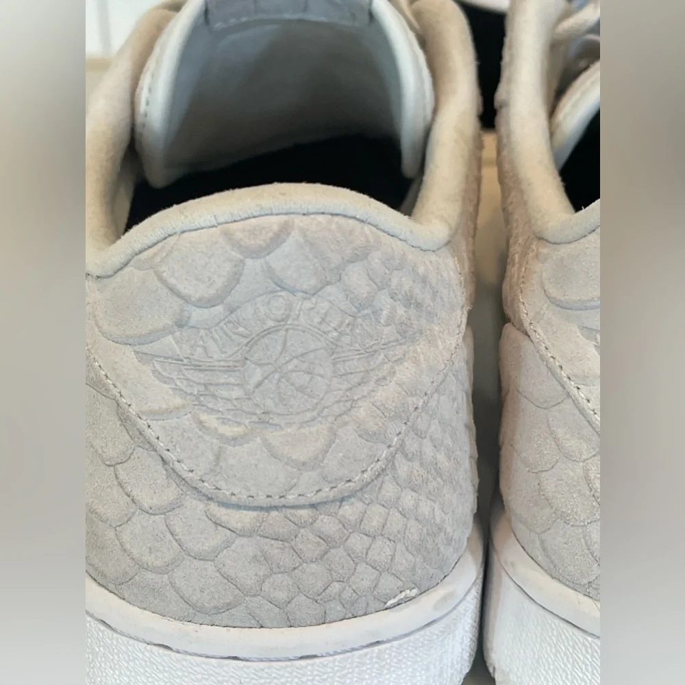 Promo sample Air Jordan 1 Retro Off White Low Snakeskin Size 11 Nike Rare 2017